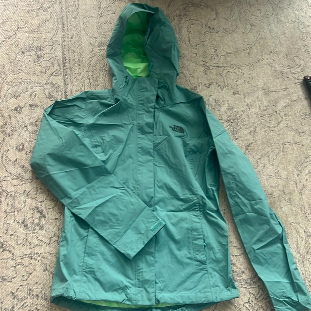 NWOT The North Face Dryvent Shell Jacket